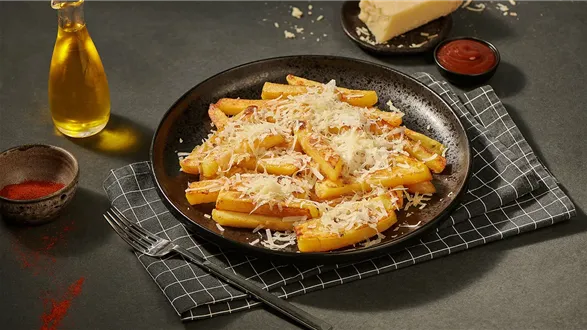 Frytki stekowe z serem i pikantną papryczką